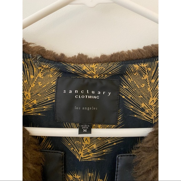 Vest - Picture 2 of 4